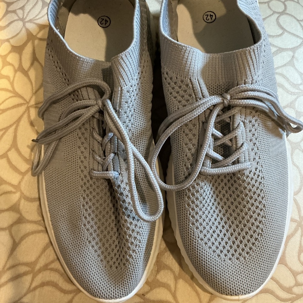 Unisex Gray Knit Casual Slip On Sneakers 42/10.5